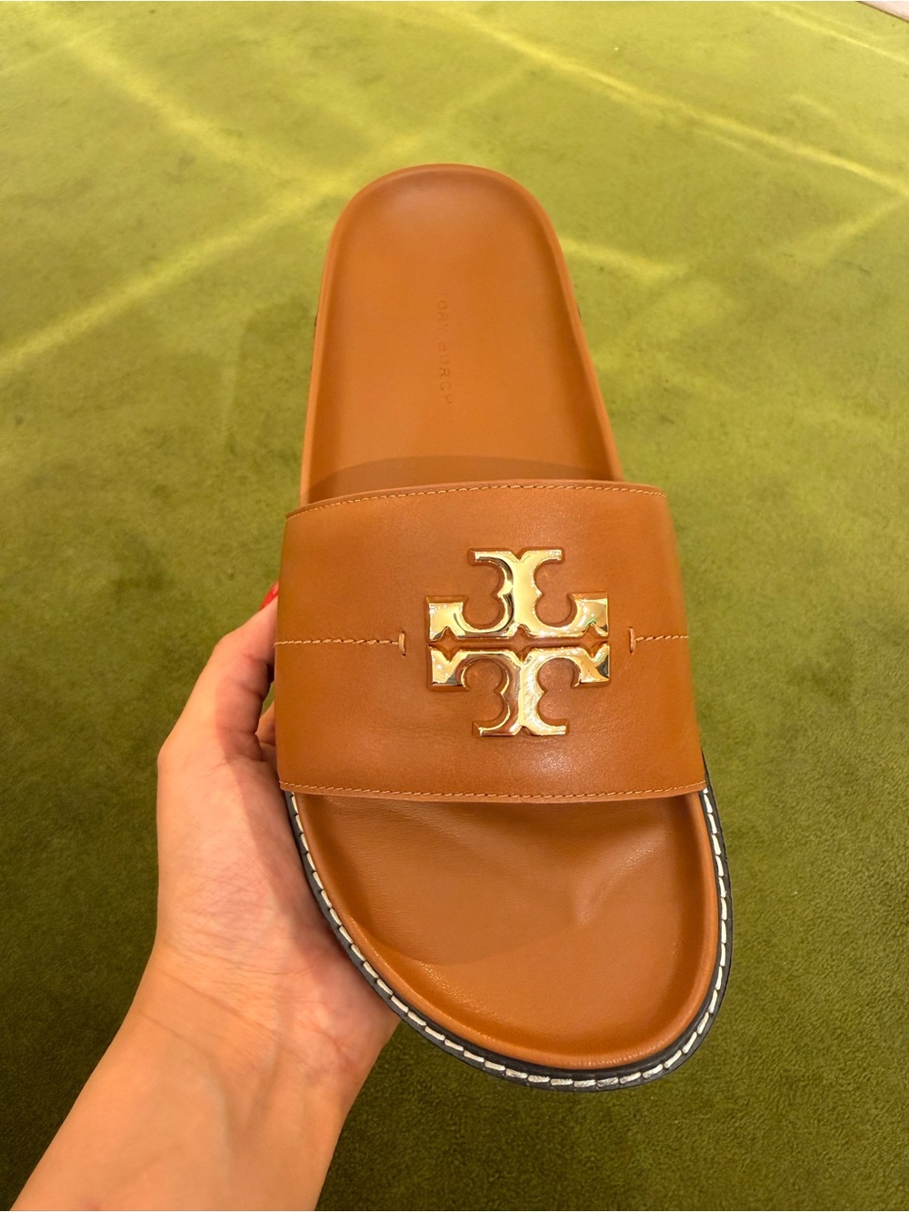 $300 Tory Burch Everly Anatomic Lug Sandals, Bourbon / Coconut Size 7 - Picture 2 of 5